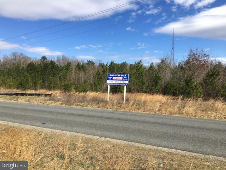 32.44 Acres zoned C-3 Commercial, one exit south of Fredericksburg at the Thornburg interchange (Exit 118, Northbound side of I-95), directly across Route 606 from Dominion Raceway & Entertainment complex. Highly visible and accessible from I-95. $3.25/sq. ft. Frontage on I-95 service Rd. and Route 606. Utilities at site.