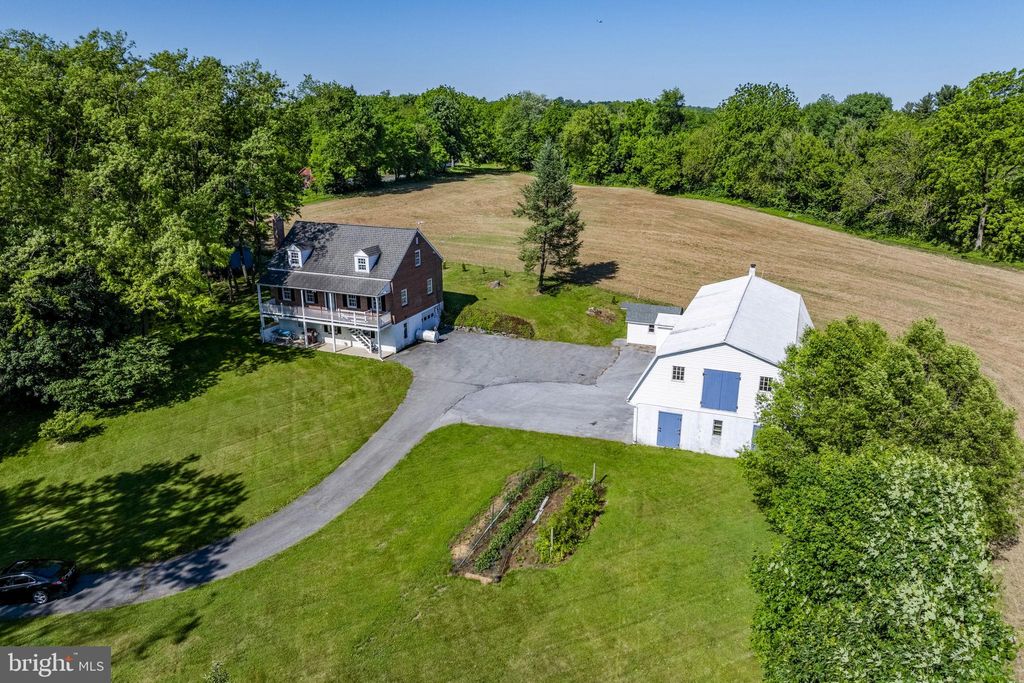 Photo of 131 Pinetown Road, LEOLA, PA 17540 (MLS # PALA2091680)
