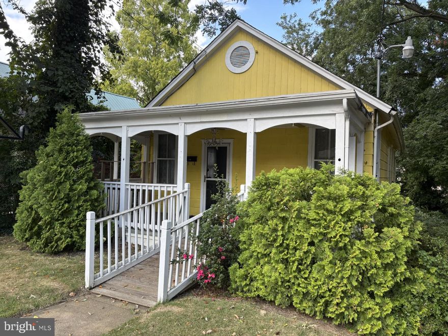 Development opportunity in an established boutique shopping & business district. Value is in the land (17,000  sq. ft.). Being offered "as is - where is". Former location of Tara's Gifts at the gateway to West Annapolis. B1 zoning permits retail, office & residential use. Easy access to/from Rt. 50. Walkable to offices, restaurants, shopping, downtown Annapolis, USNA & Navy/Marine Corp. Memorial Stadium.