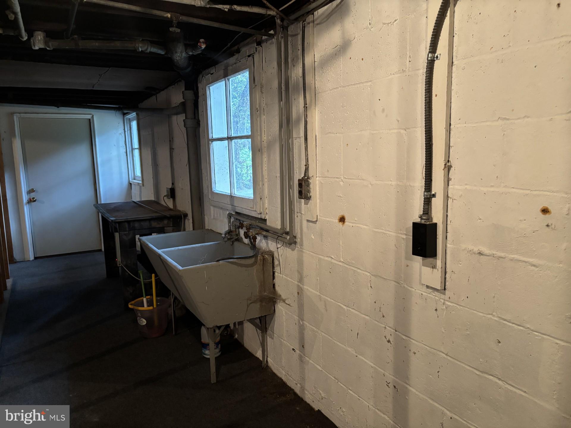 WEST ANNAPOLIS - Commercial Sale