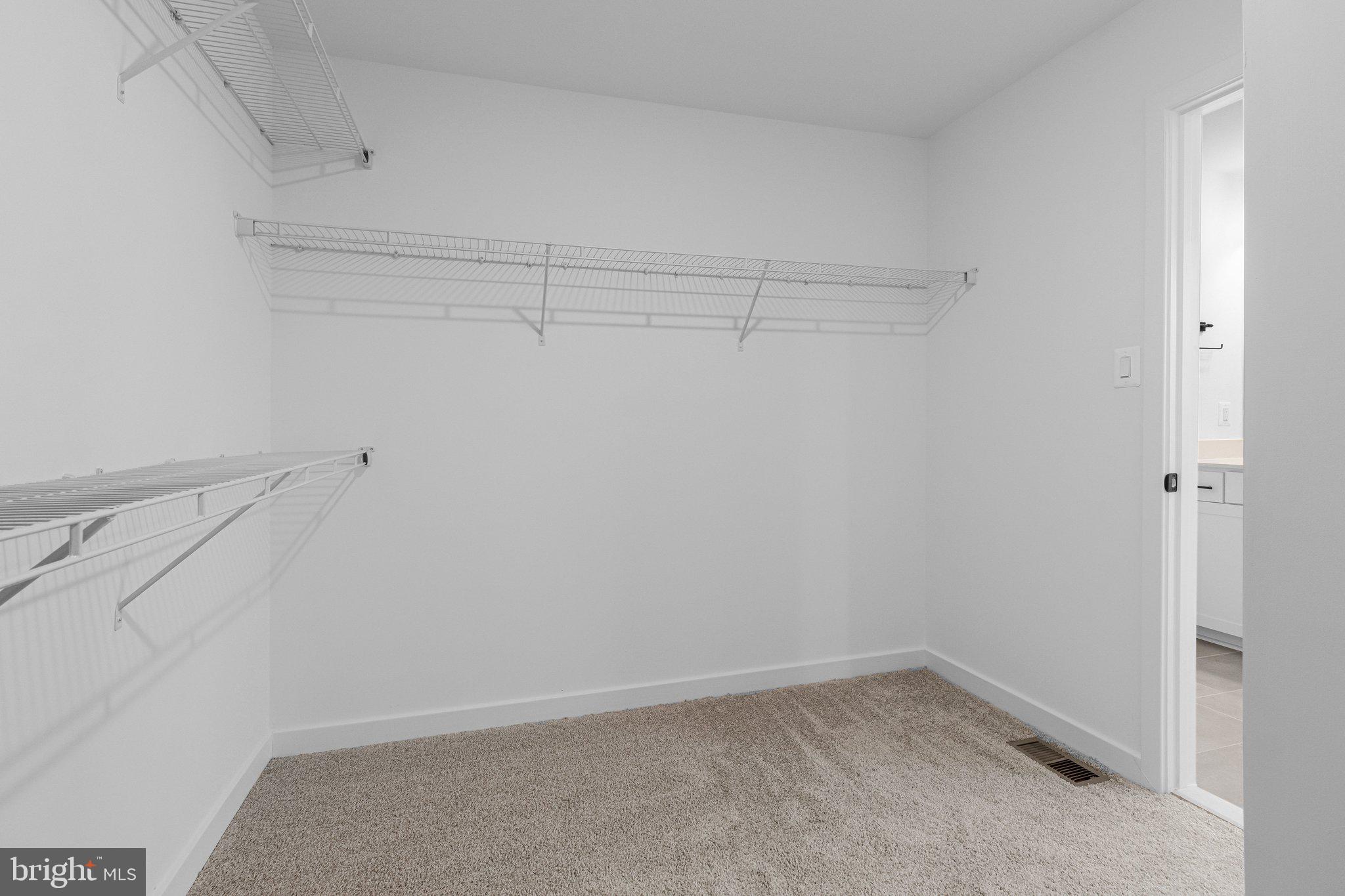 ELMWOOD FARM - Residential