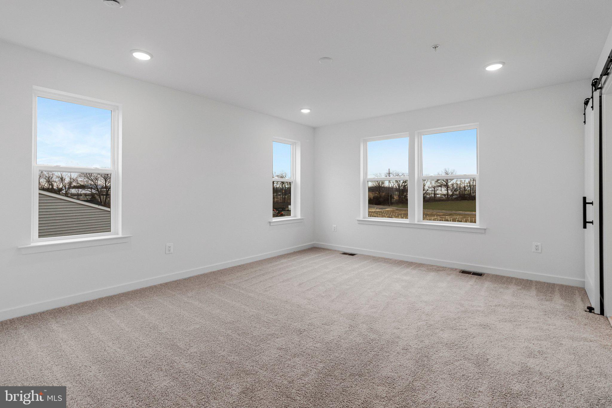 ELMWOOD FARM - Residential