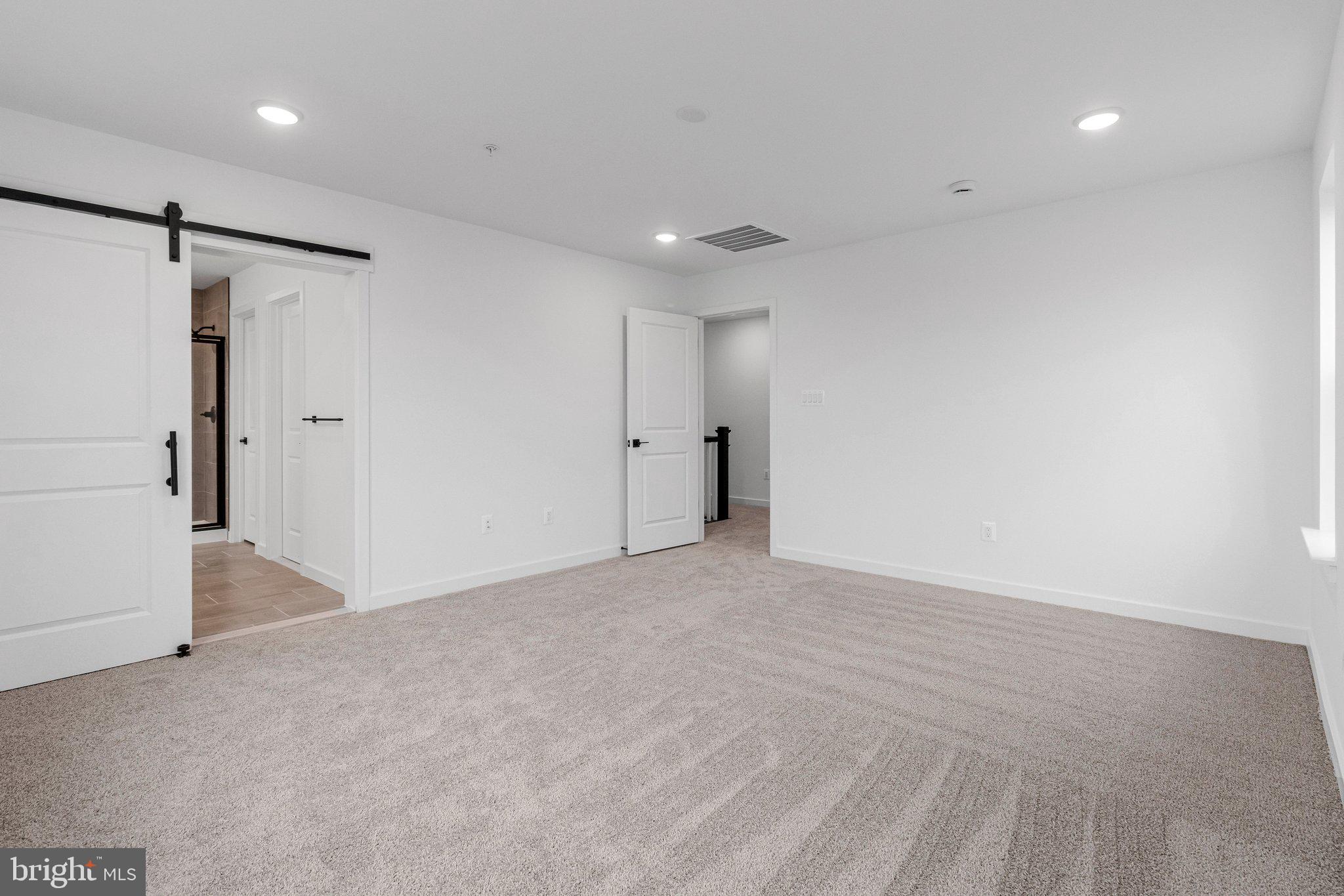 ELMWOOD FARM - Residential