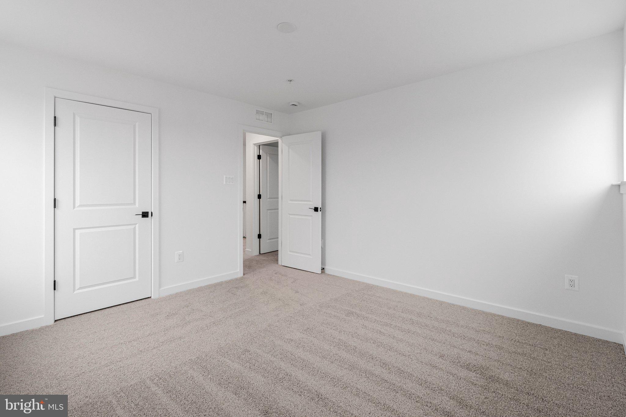 ELMWOOD FARM - Residential