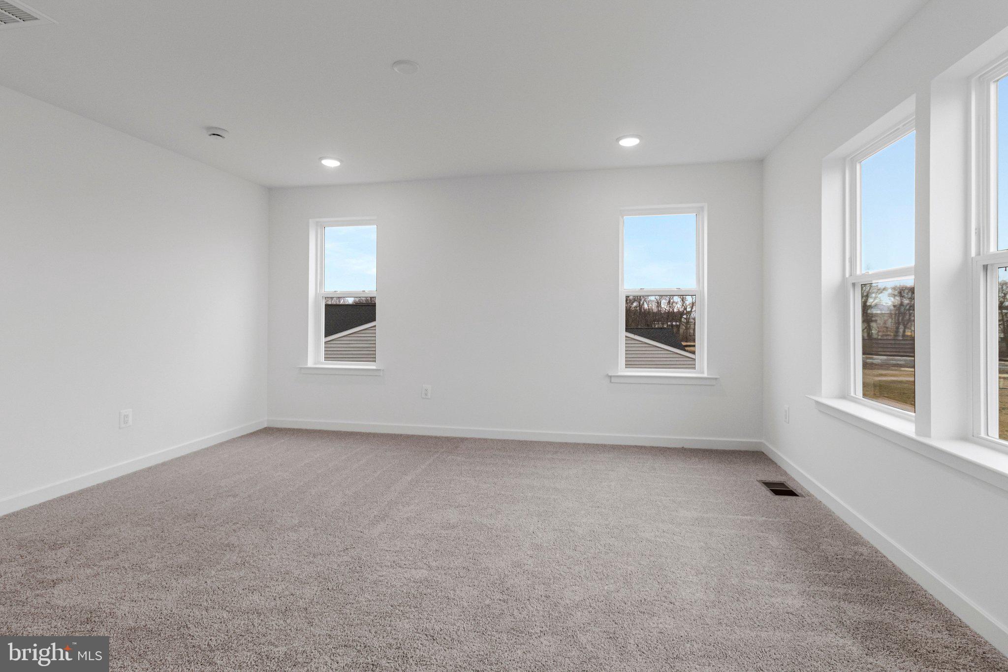 ELMWOOD FARM - Residential