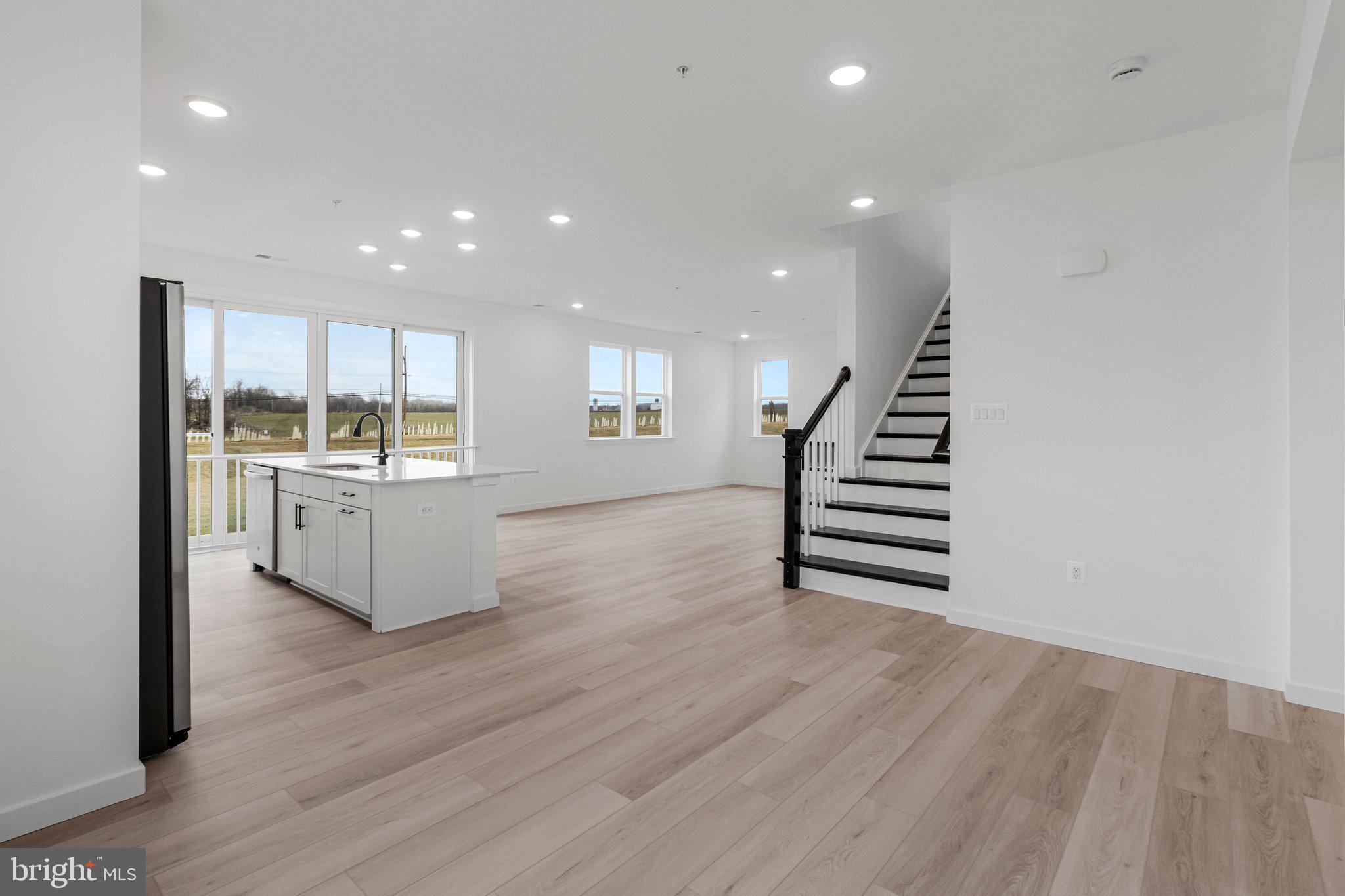 ELMWOOD FARM - Residential