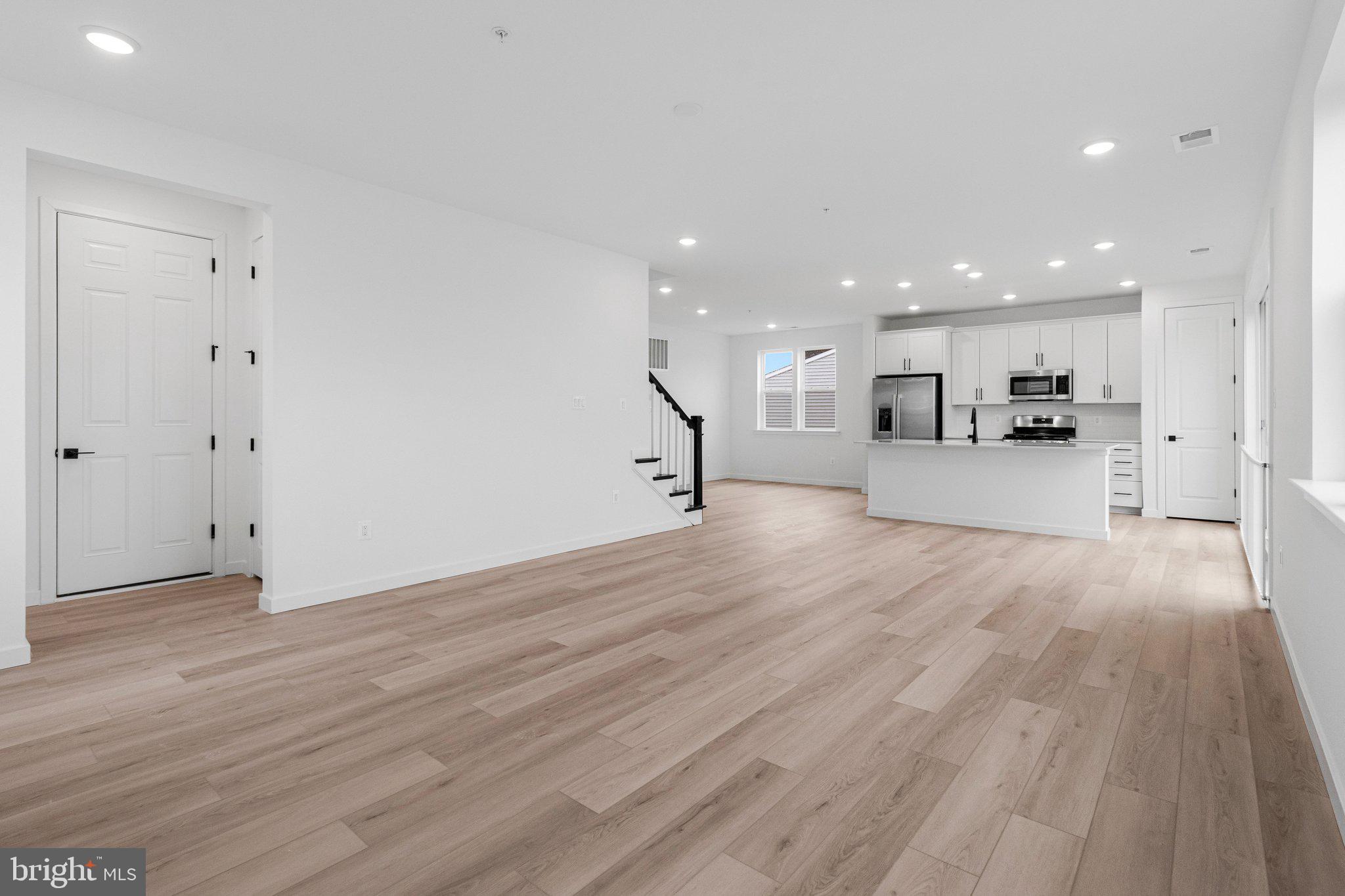 ELMWOOD FARM - Residential