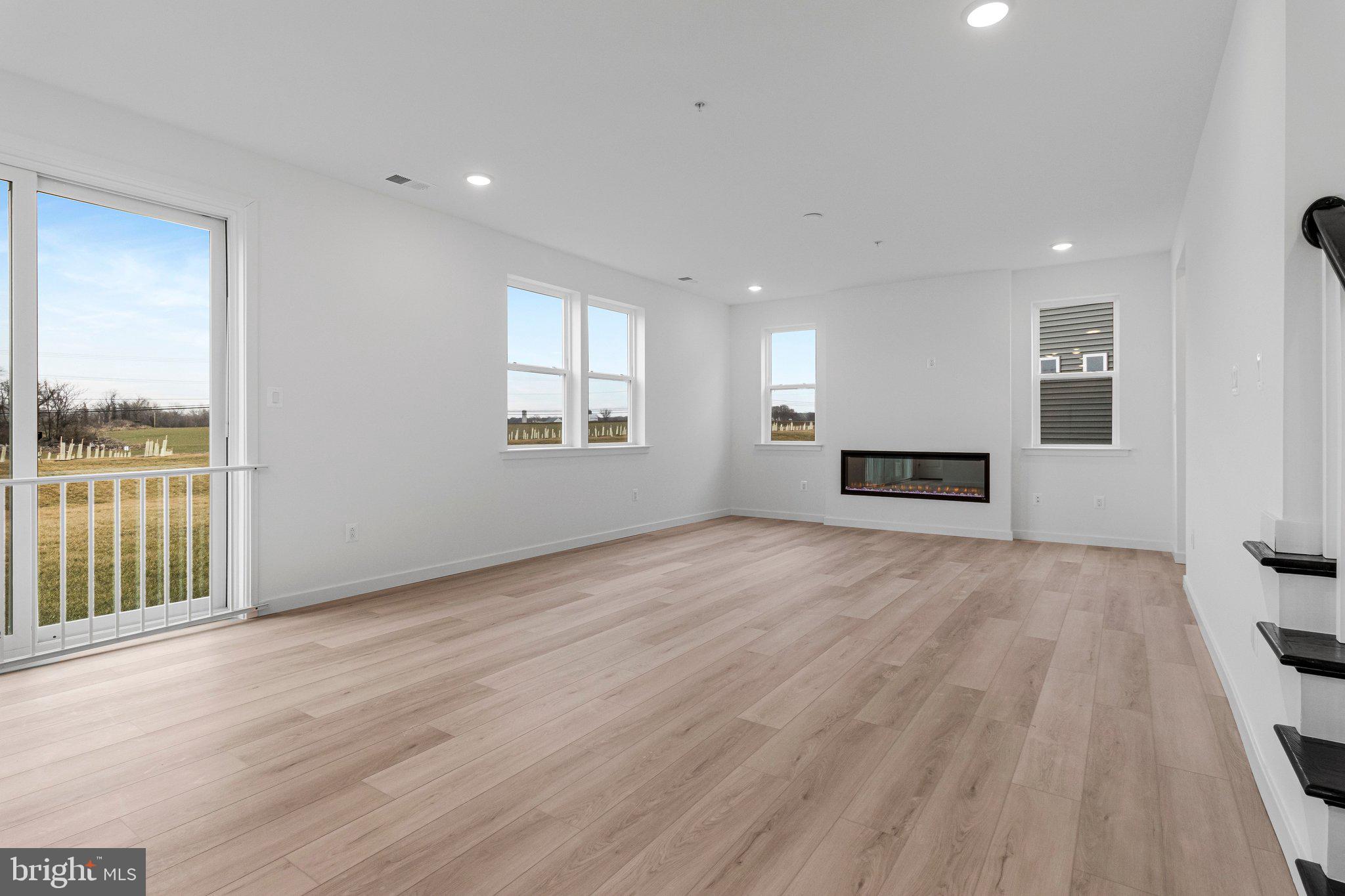 ELMWOOD FARM - Residential