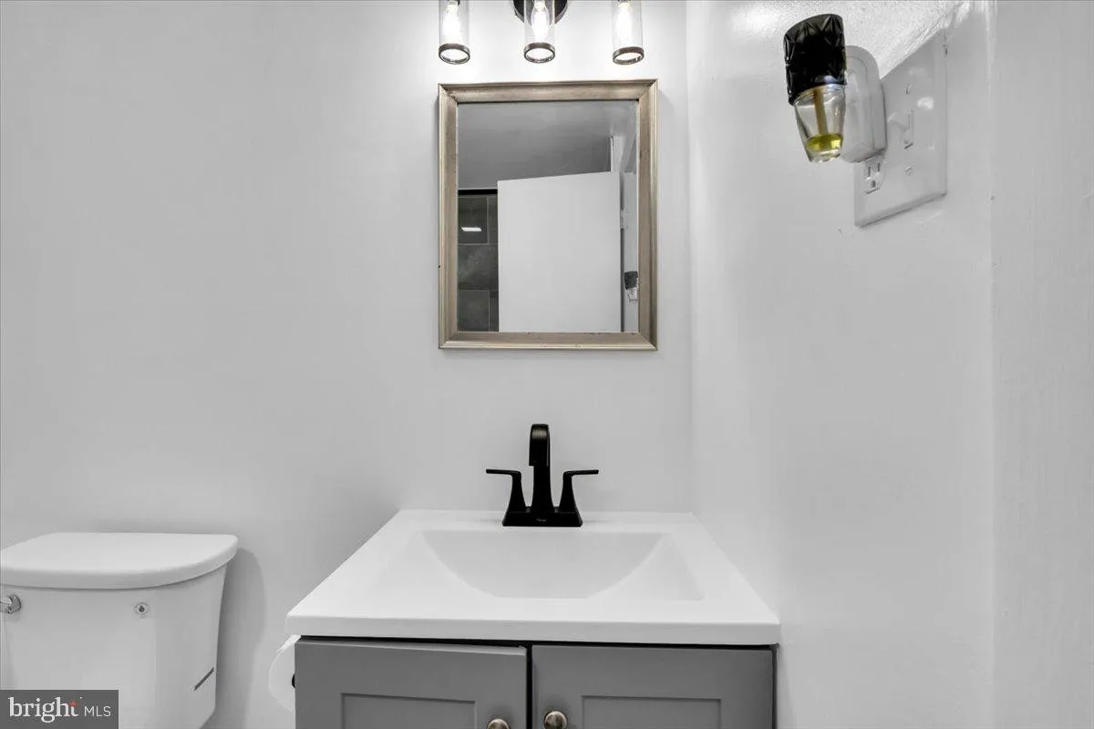 Upper Marlboro, Maryland 20772, United States, 4 Bedrooms Bedrooms, ,3 BathroomsBathrooms,Residential,Contingent,84791