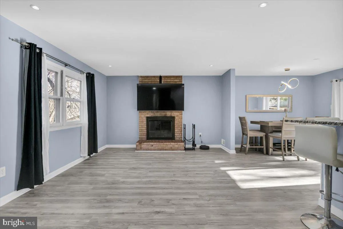 Upper Marlboro, Maryland 20772, United States, 4 Bedrooms Bedrooms, ,3 BathroomsBathrooms,Residential,Contingent,84791