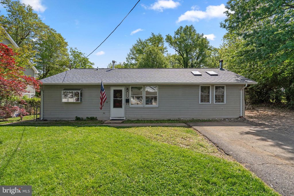 Photo of 5523 Halwis Street, ALEXANDRIA, VA 22303 (MLS # VAFX2302228)