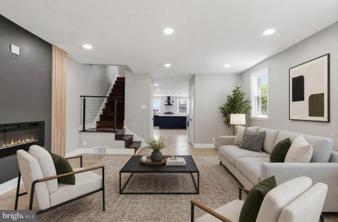 Townhouse For Sale - 1030 E Sedgwick Street<br/> PHILADELPHIA, PA 19150