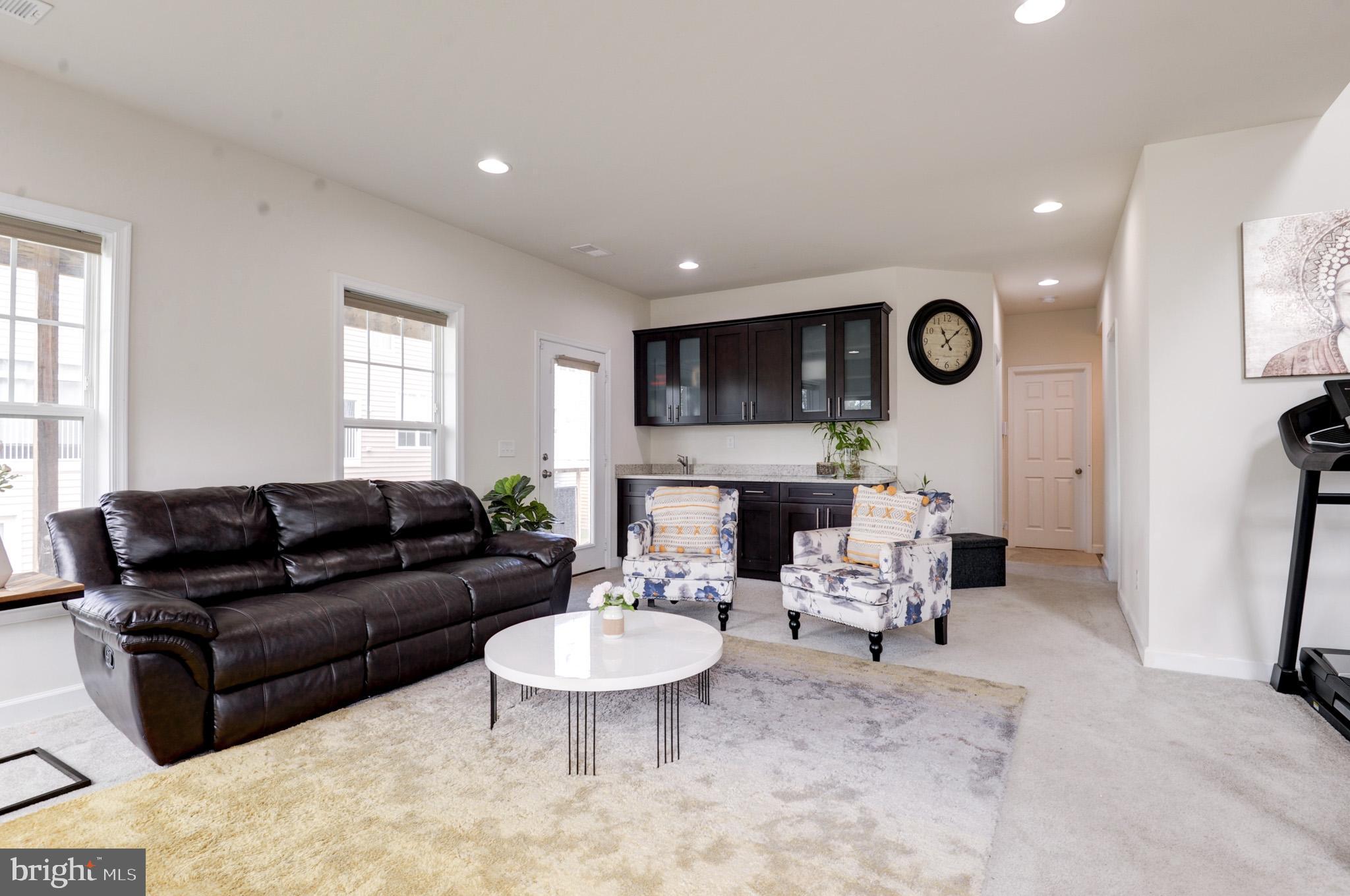 BELMONT RUN - Residential Lease