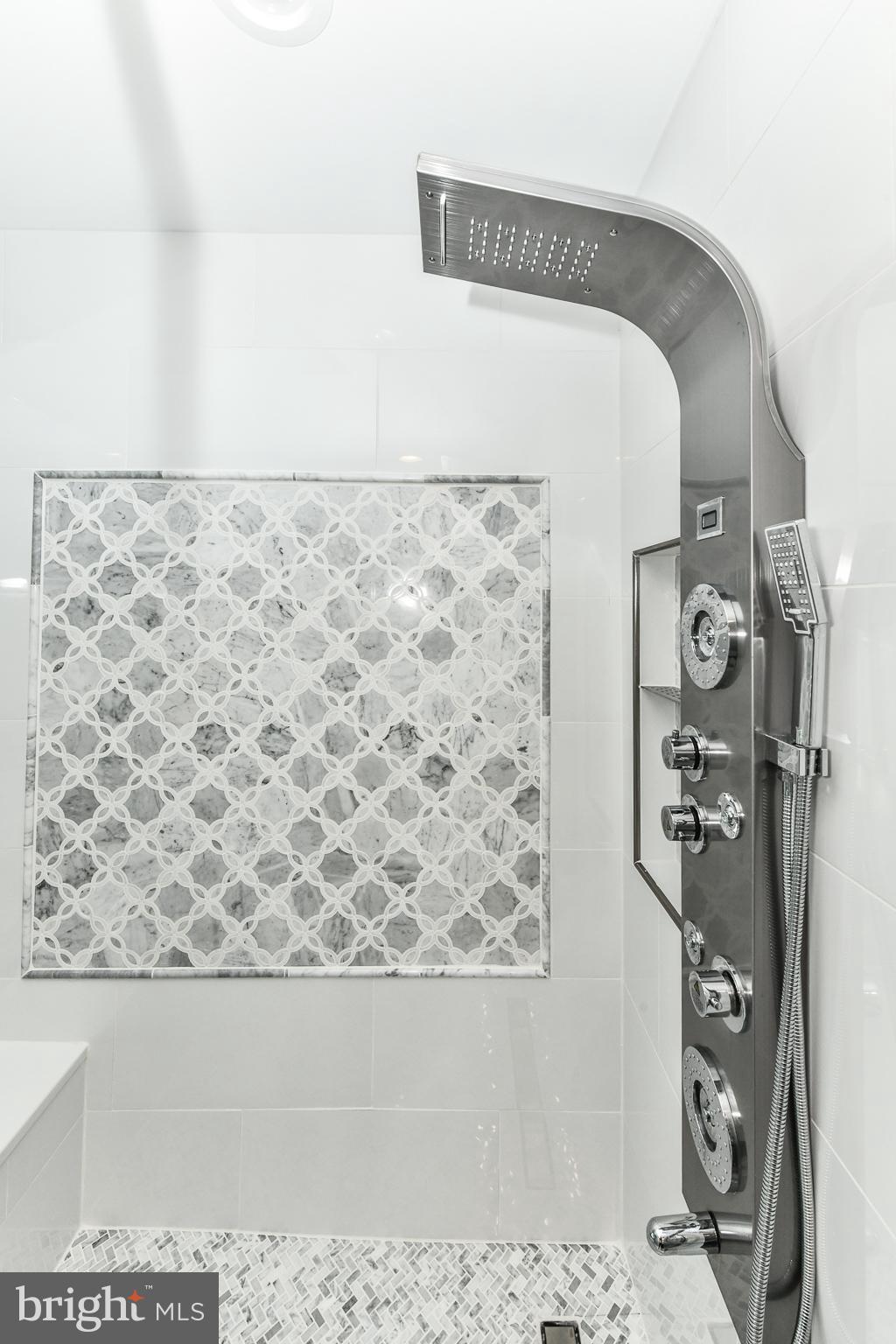 LITTLE ROCKY RUN - Residential Lease