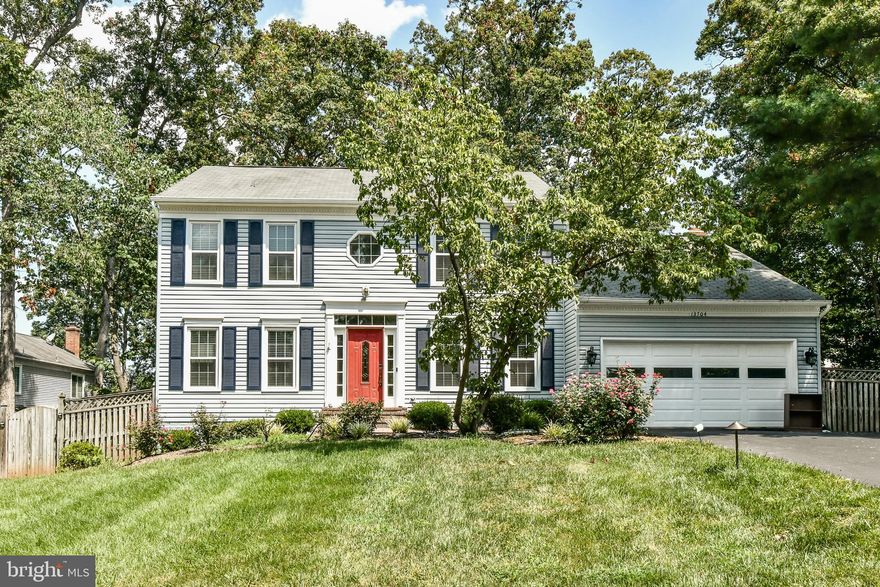 Beautifully maintained 4BR, 3.5BA, 2-car garage Colonial in Little Rocky Run neighborhood in Clifton*Grand 2-story foyer with hardwood floors, recessed lighting, crown molding & neutral paint colors throughout main level*Formal living room & dining room with chair rail*Updated kitchen with granite counters, ample cabinetry & stainless steel appliances leads to breakfast nook with bay window bumpout*Step down to family room with brick hearth fireplace, cathedral ceiling with skylights & French doors leading to deck*Master suite features soaking tub in bathroom*Generously sized bedrooms with ceiling fans*Fully finished lower level features large rec room, full bath + den [perfect for in-law or au-paire suite] & storage*Landscaped lot with mature trees in fenced park like setting**Lawncare included in rent! Located in the sought after Little Rocky Run Community a peaceful residential setting within walking distance to the community pool & tennis courts*Community amenities include 3 pools, 215 acres of common grounds, 3 recreation centers, walking/jogging/biking paths, sports courts & tot lots*Nearby shopping, dining & entertainment options including Twin Lakes Golf Course & the Virginia Golf Center & Academy just down the road*The Colonnade at Union Mill Shopping Center is also nearby with a grocery store, dry cleaners, restaurants, gas station & more*Public transportation is available with close by Park and Ride*Commuters will appreciate the close proximity to I-66, Routes 28 & 29, Fairfax County Parkway, & many other major routes*15 minutes to Dulles airport*

*Available for lease 7.15.24*