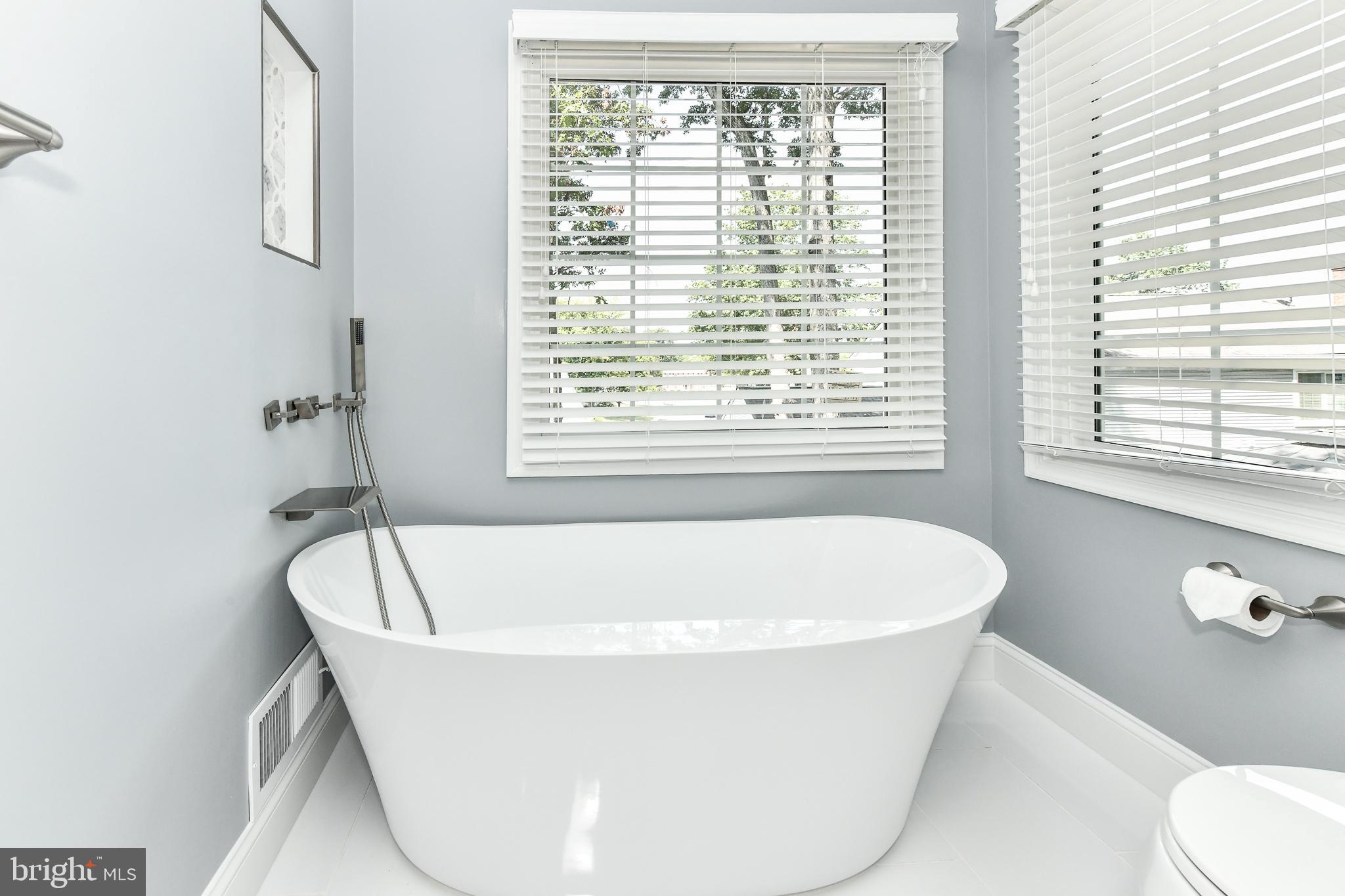 LITTLE ROCKY RUN - Residential Lease