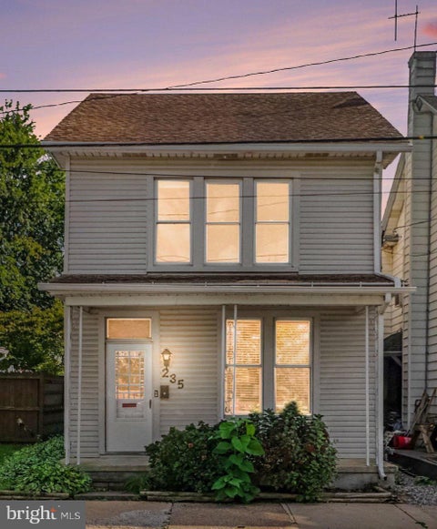 Homes For Rent - 235 W 2nd Street<br/> HUMMELSTOWN, PA 17036