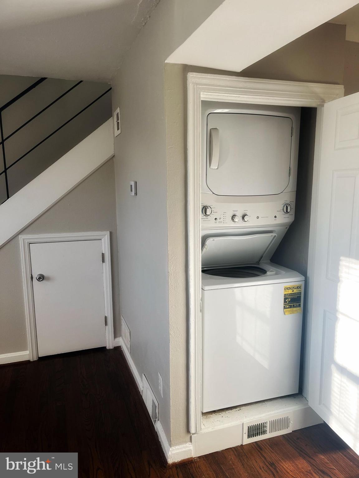 IVERSON VILLAGE CONDO - Residential Lease