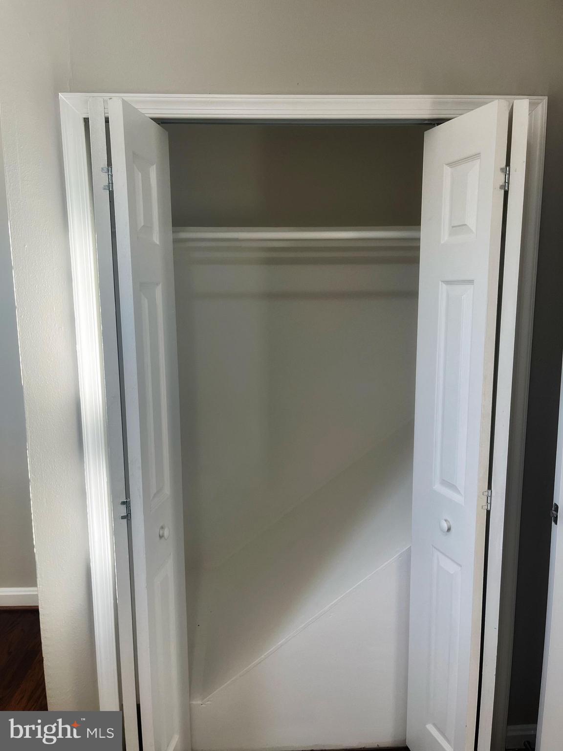 IVERSON VILLAGE CONDO - Residential Lease