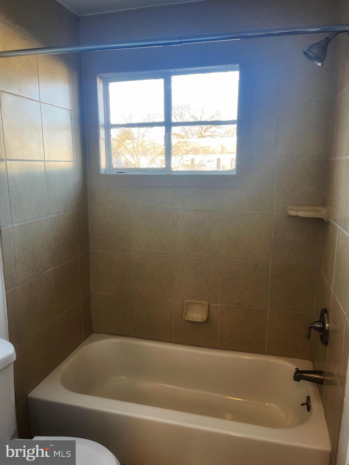 IVERSON VILLAGE CONDO - Residential Lease