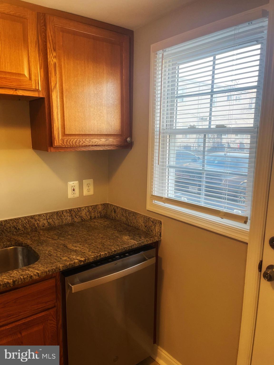 IVERSON VILLAGE CONDO - Residential Lease