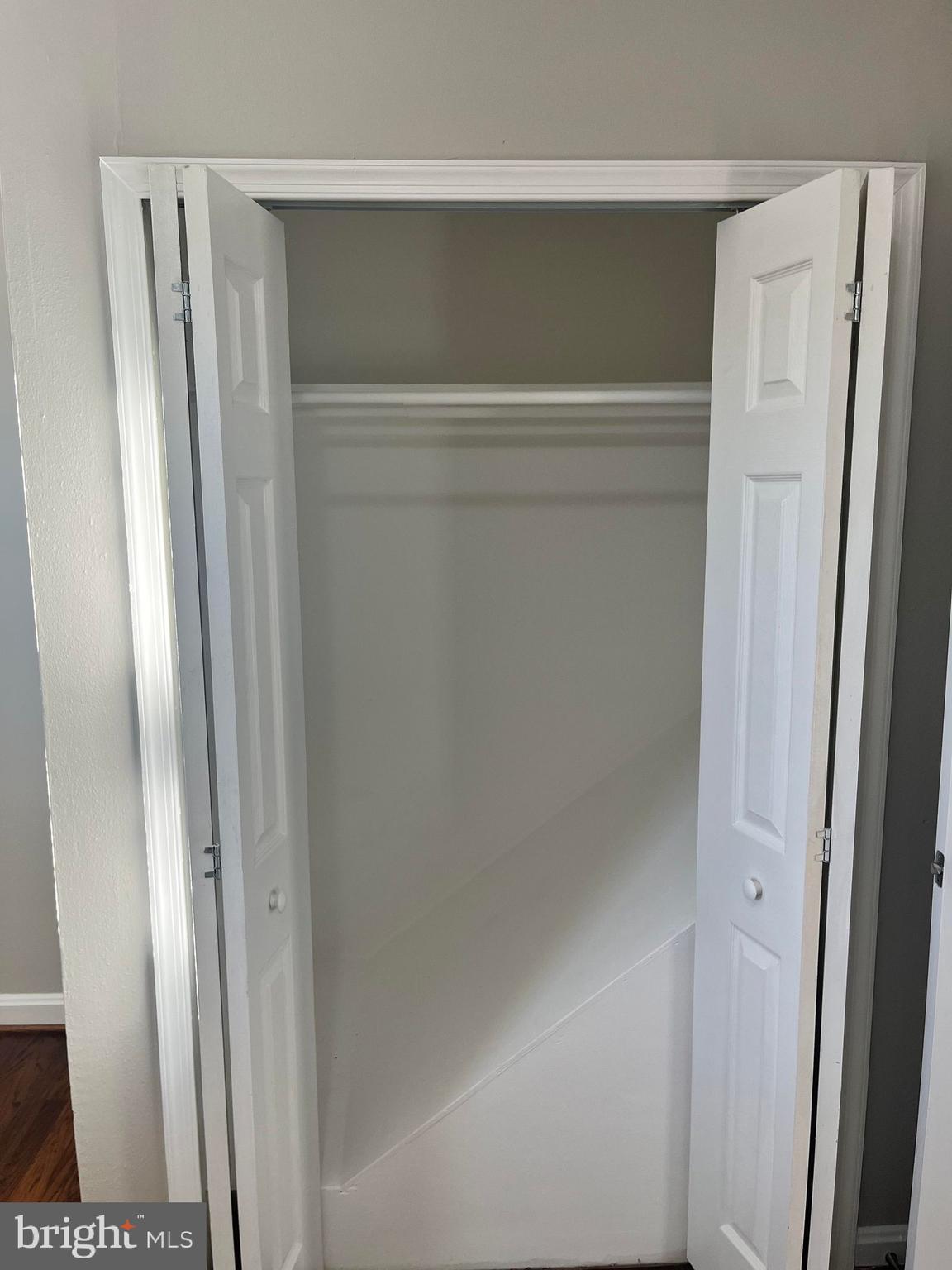 IVERSON VILLAGE CONDO - Residential Lease