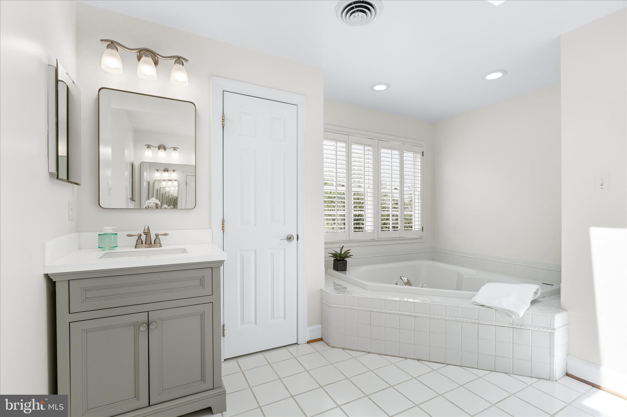 HOLBROOK HEIGHTS - Residential