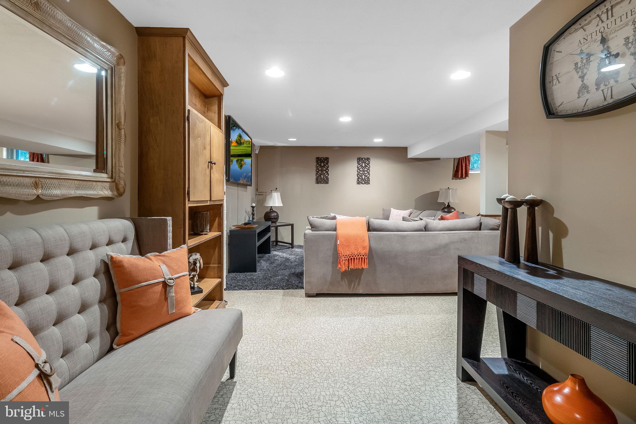 KINGS CONTRIVANCE - Residential