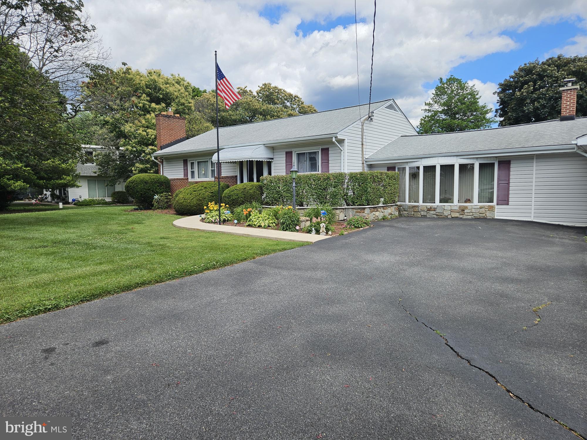 7015 WOODBINE ROAD