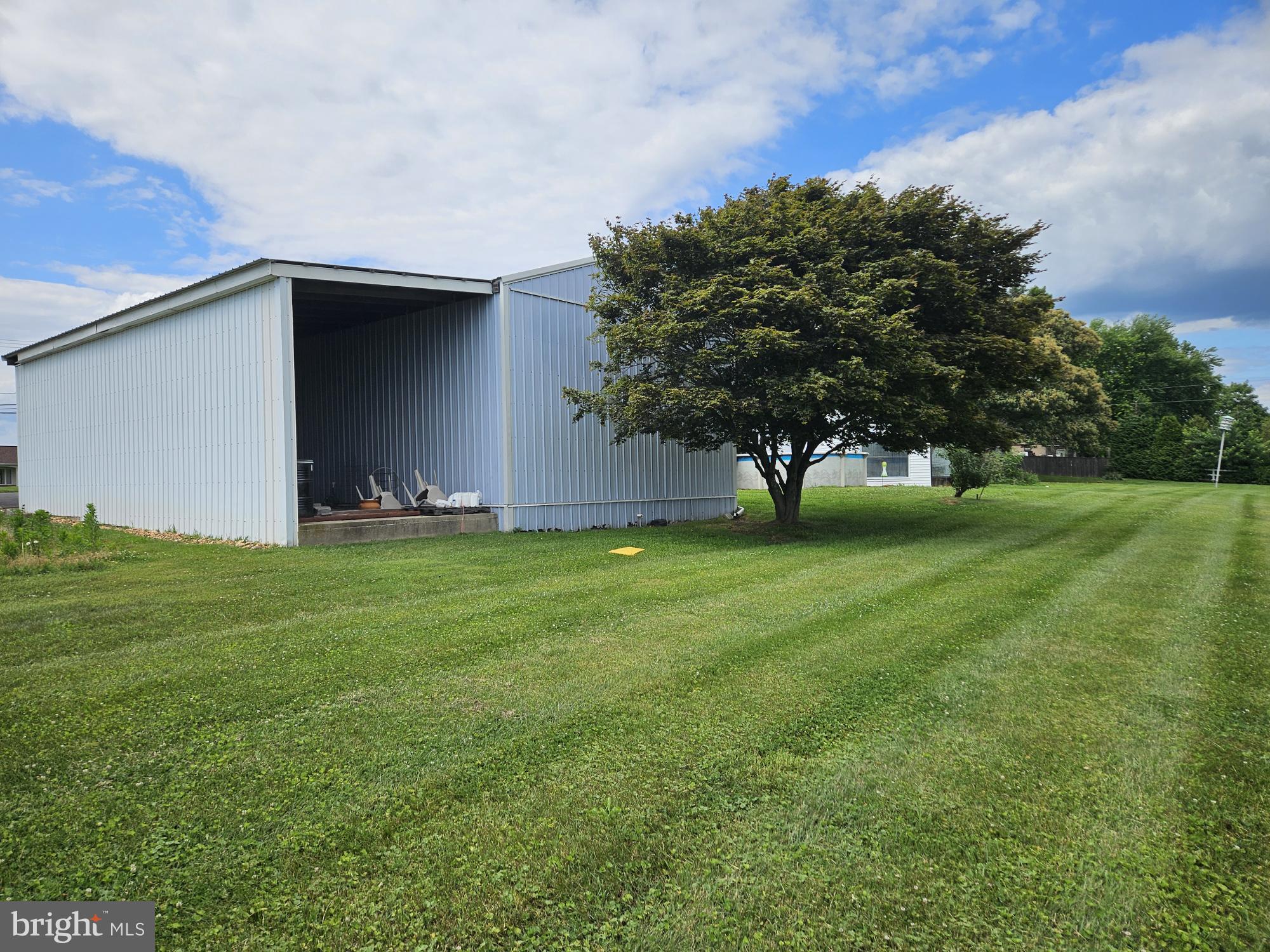 7015 WOODBINE ROAD