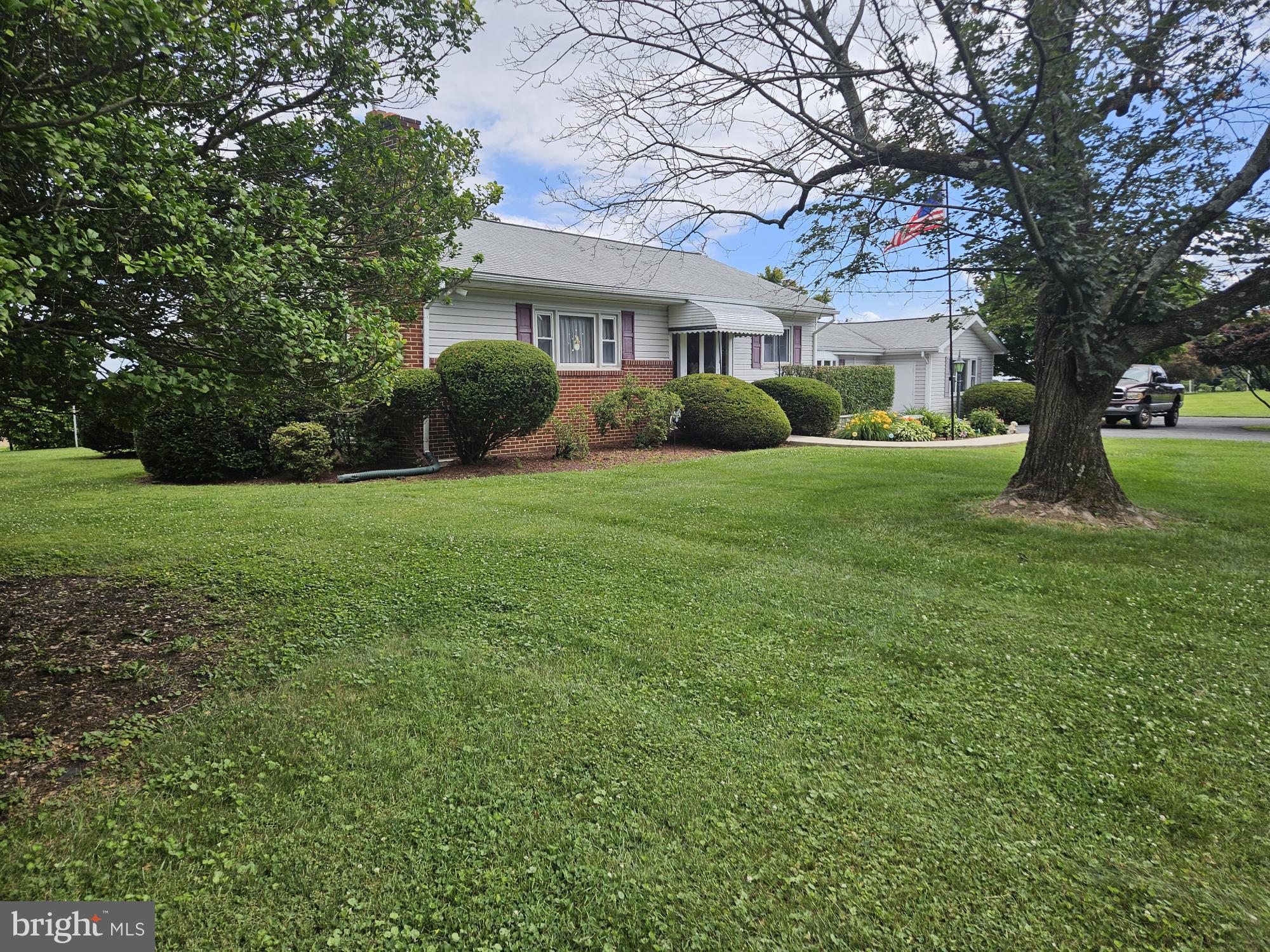 7015 WOODBINE ROAD