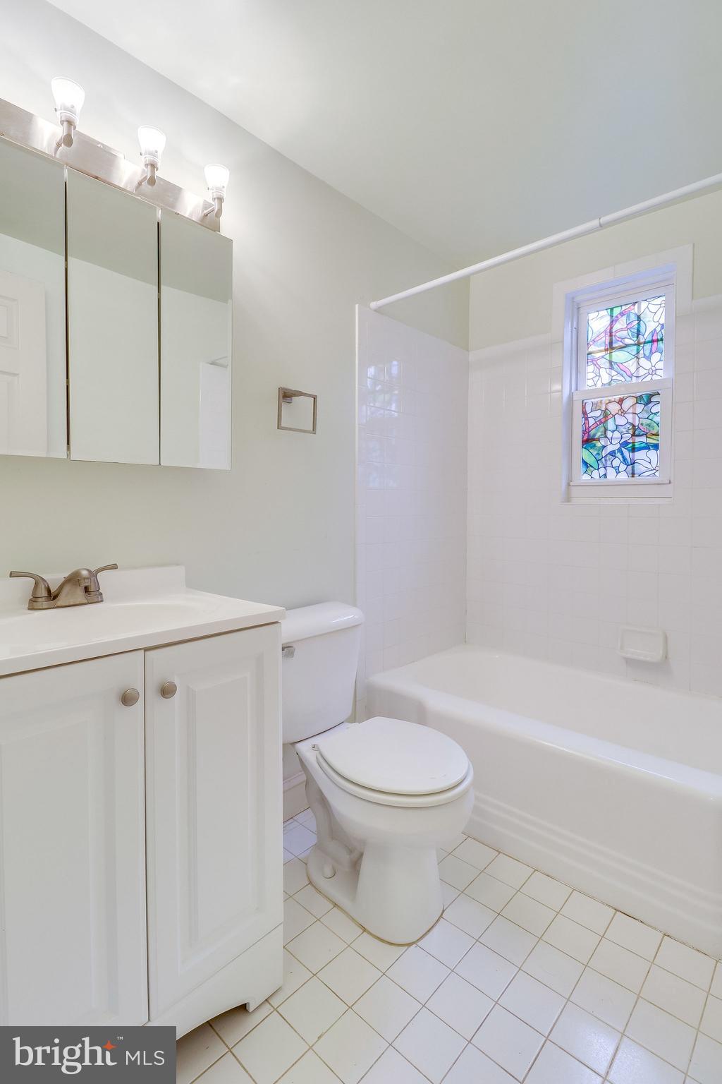 FARRINGTON PLACE - Residential Lease