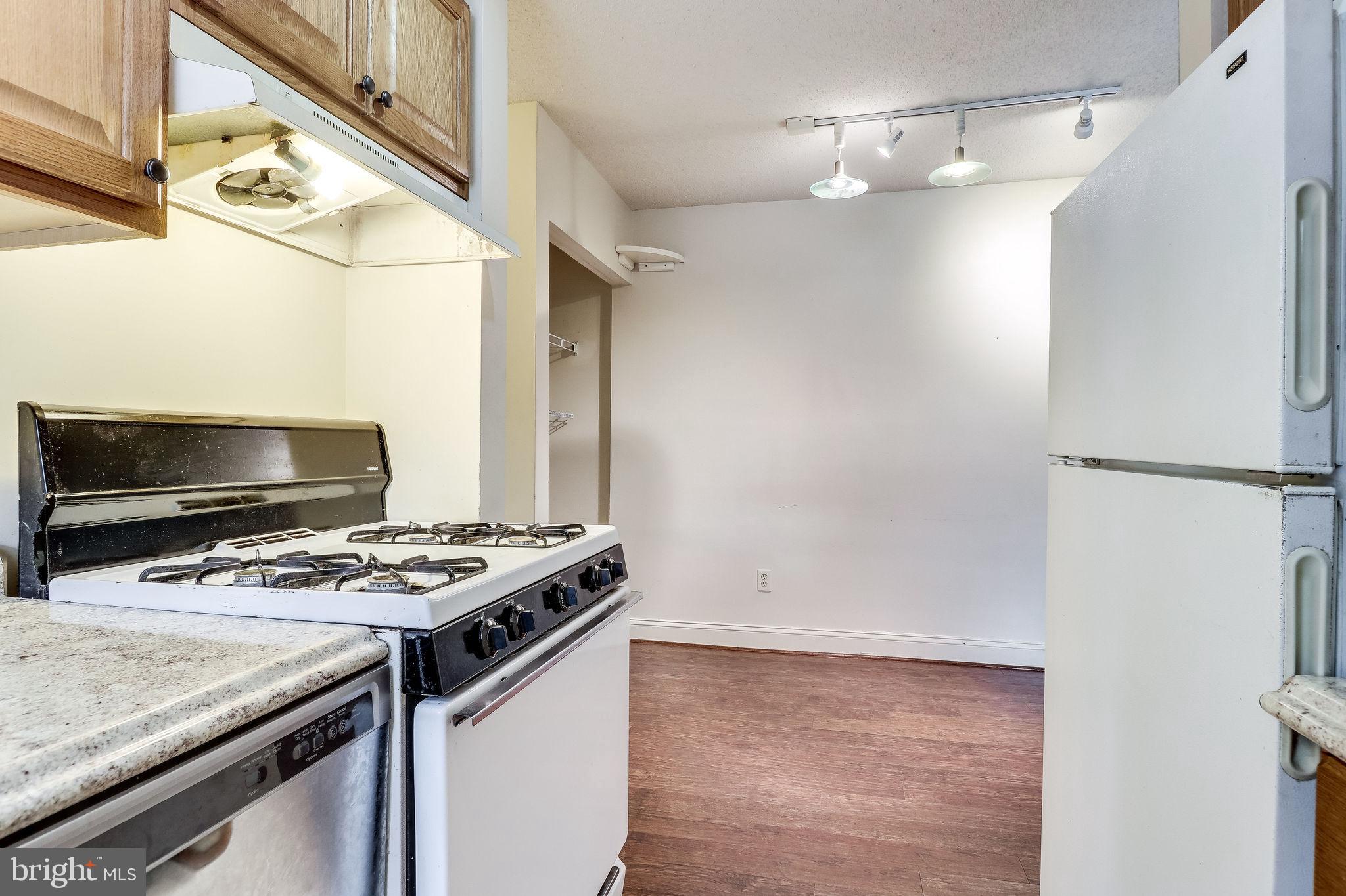 FARRINGTON PLACE - Residential Lease