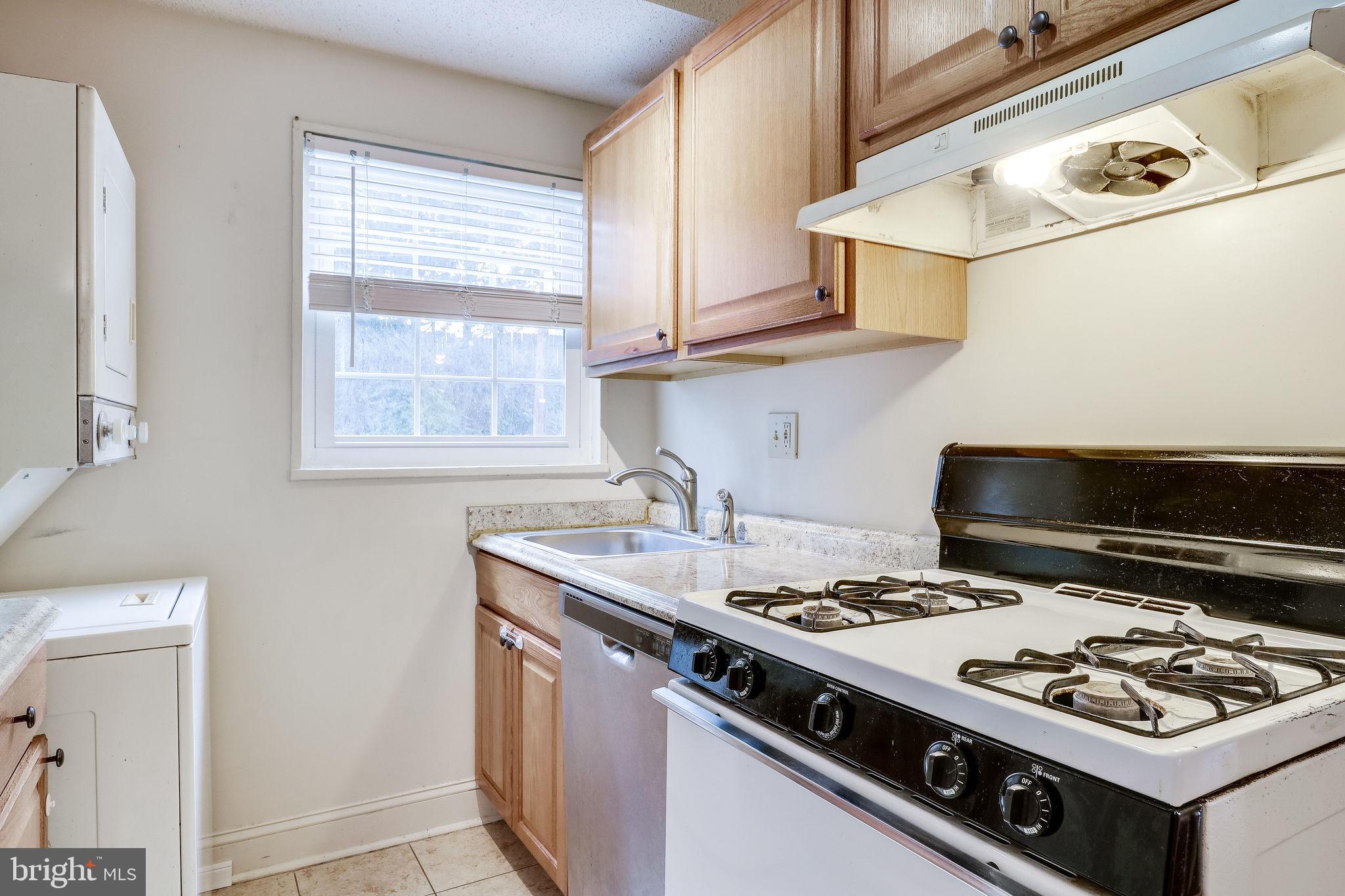 FARRINGTON PLACE - Residential Lease