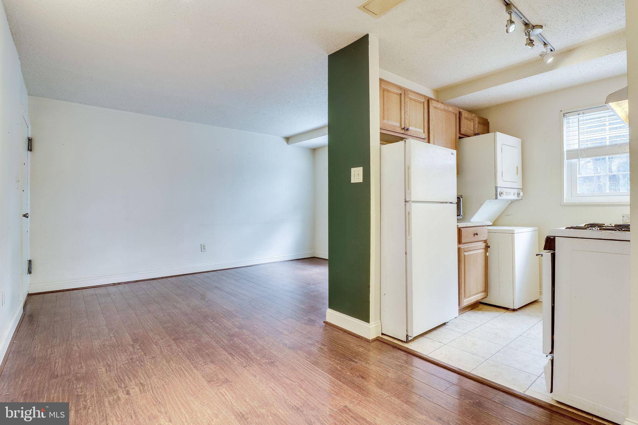 FARRINGTON PLACE - Residential Lease