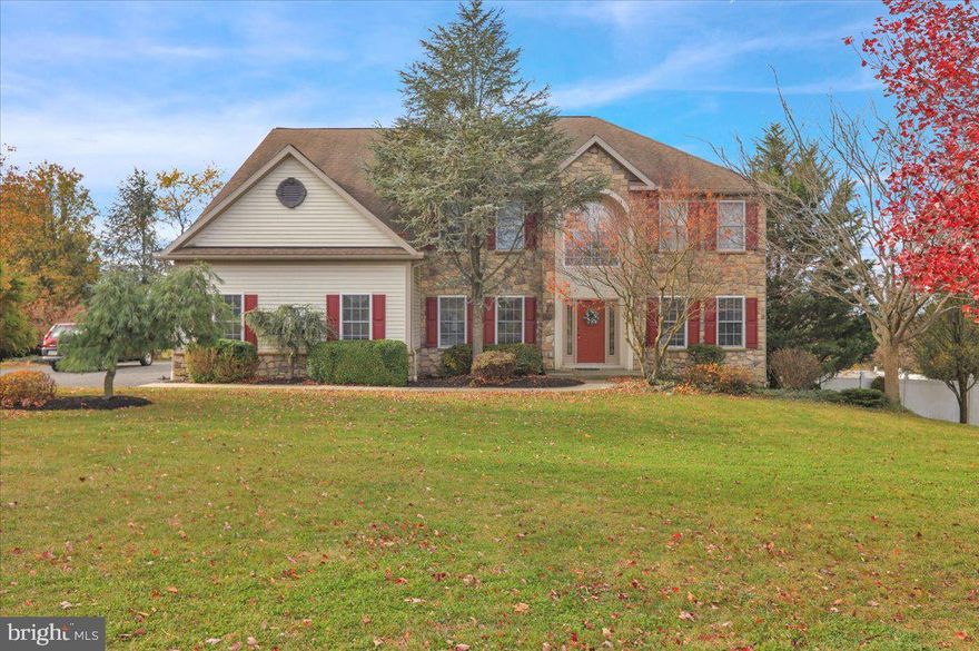 This beautiful home is one worth checking out. Located in Schuylkill Valley Schools. Offering 4 bedrooms, 3.5 bathrooms, and a 3 car
attached garage. Features a 2 story entry way as well as an open concept spacious main floor. The main floor houses a formal living and
dining room as well as an office. The 4 bedrooms are located upstairs. Two of which are on suites. Looking for extra space there is a
fully finished walk out basement. This home truly has it all. Schedule your showing today!!