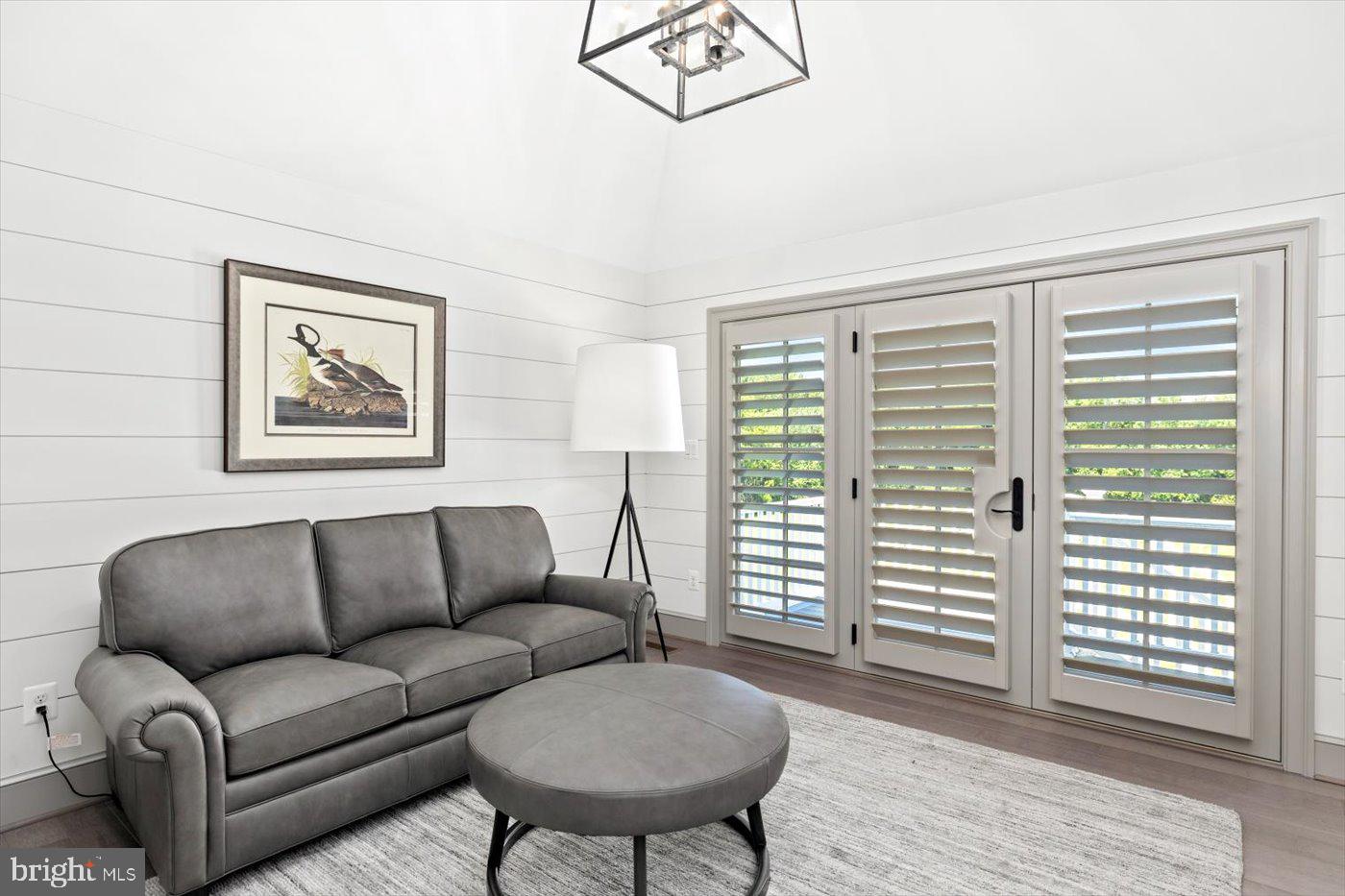 SEVEN SPRINGS FARM - Residential