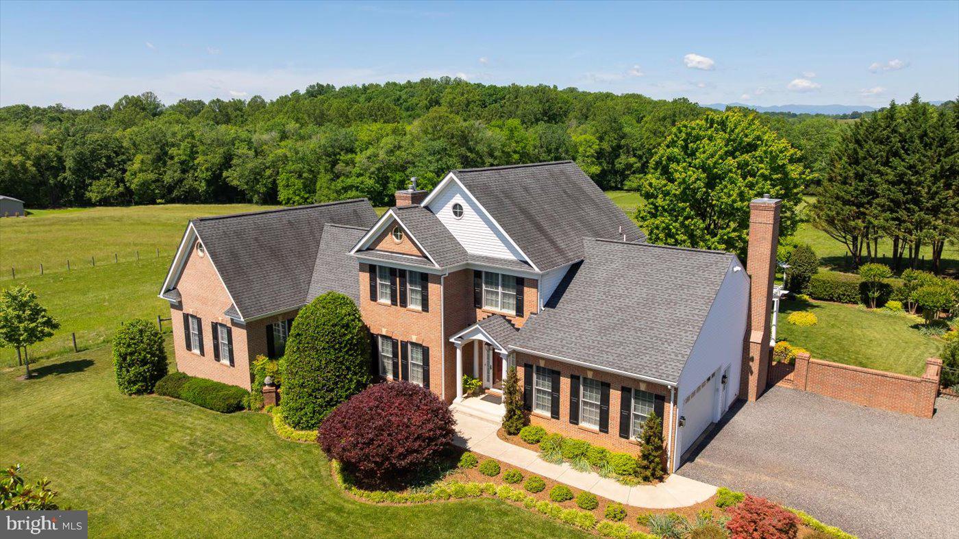 SEVEN SPRINGS FARM - Residential