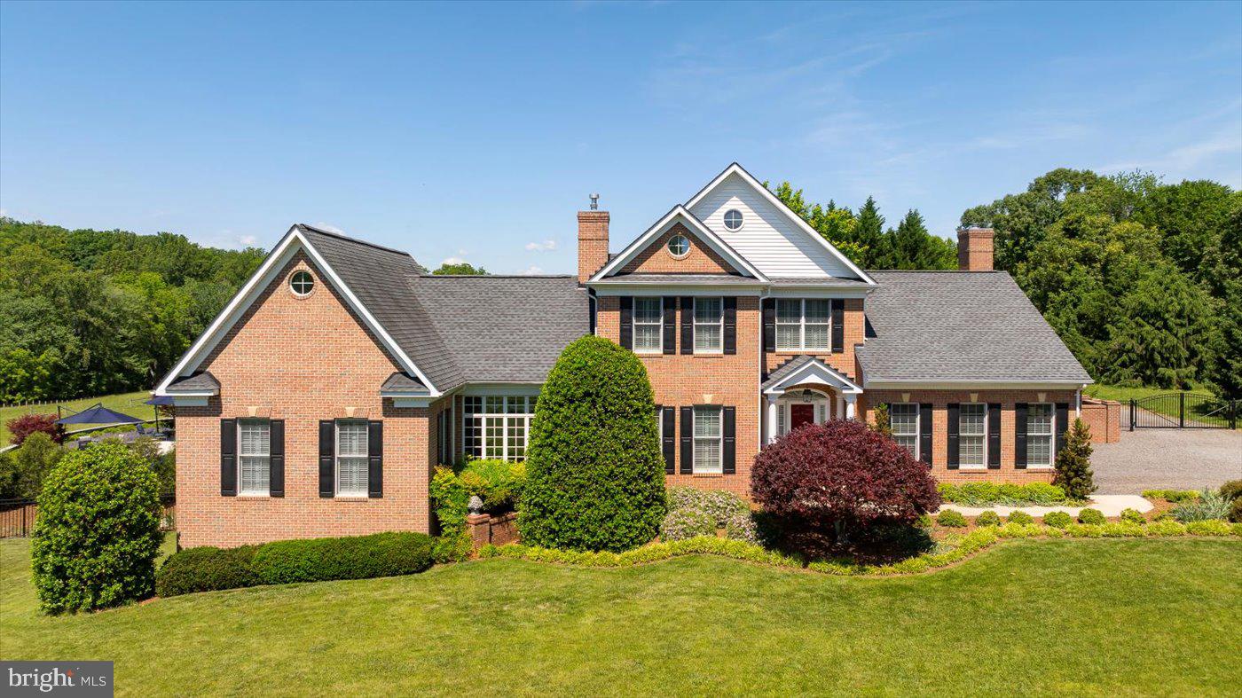 SEVEN SPRINGS FARM - Residential