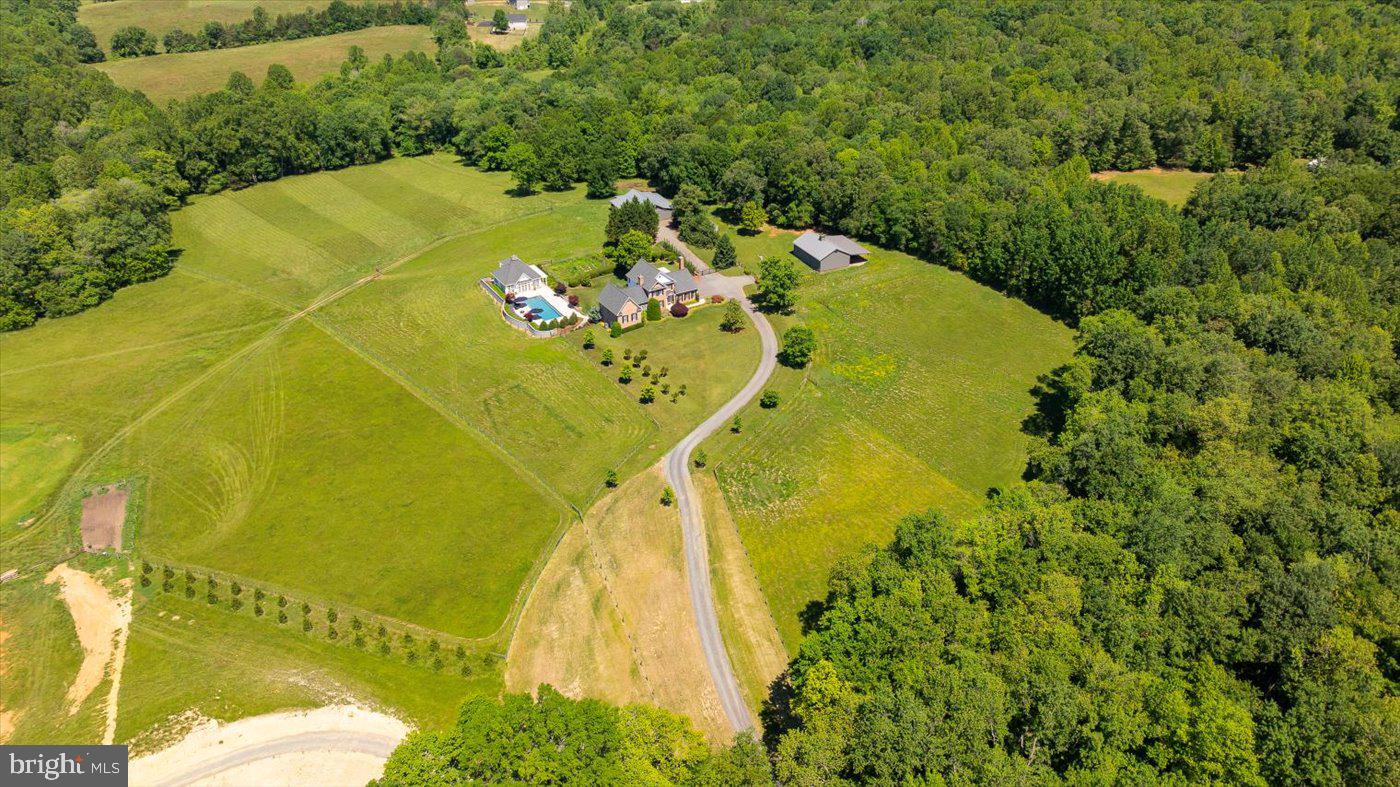 SEVEN SPRINGS FARM - Residential