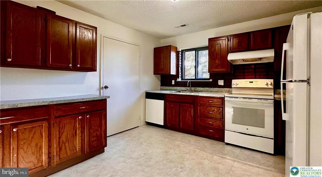 MEADOWYCK - Residential