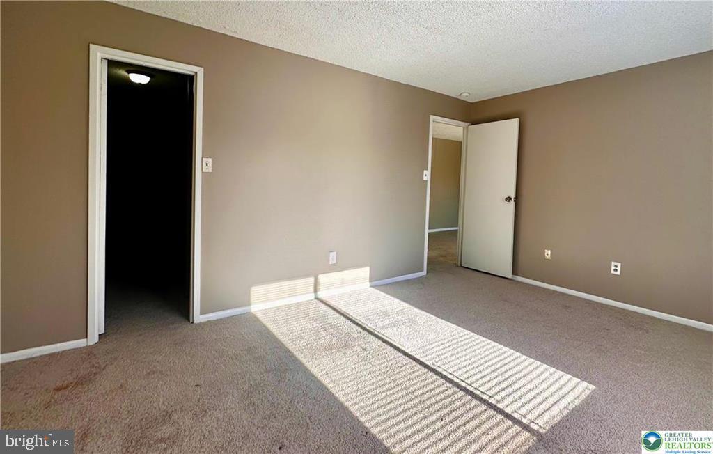 MEADOWYCK - Residential