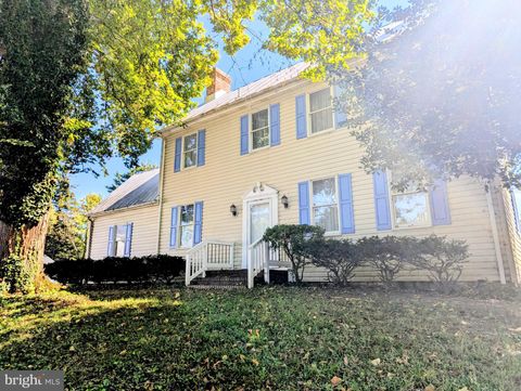 Photo of 100 Wall Street, QUEENSTOWN, MD 21658 (MLS # MDQA2015048)