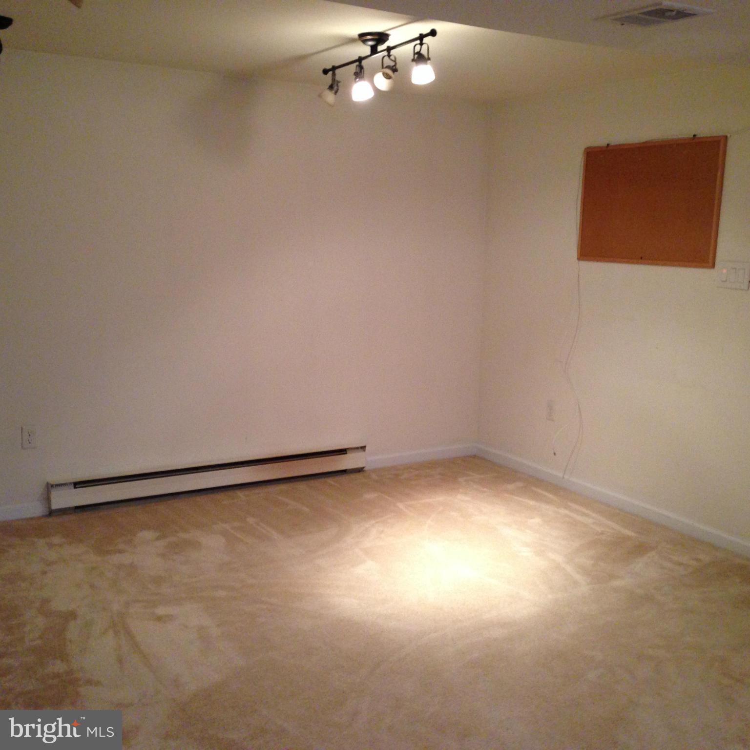 DALE CITY - Residential Lease