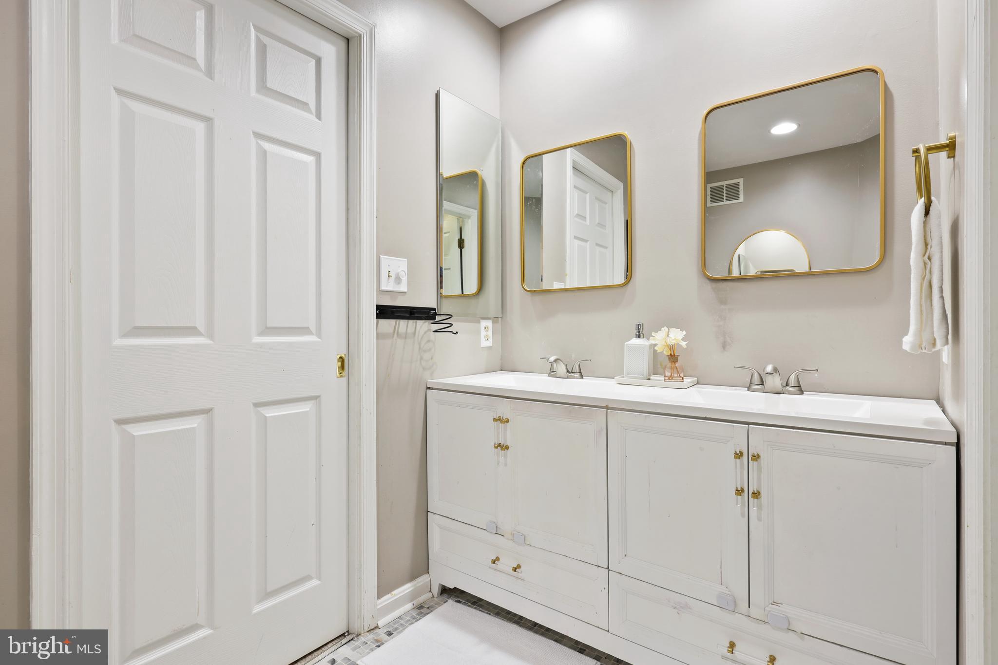 THE DOWNS - Residential