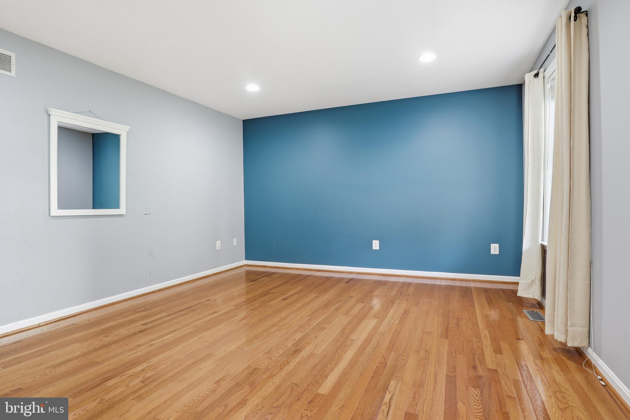 CARDIFF - Residential