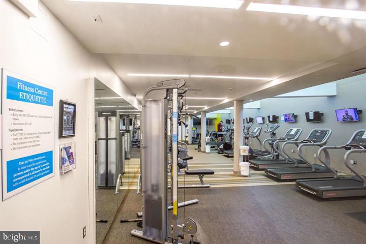 ROTONDA - Residential Lease