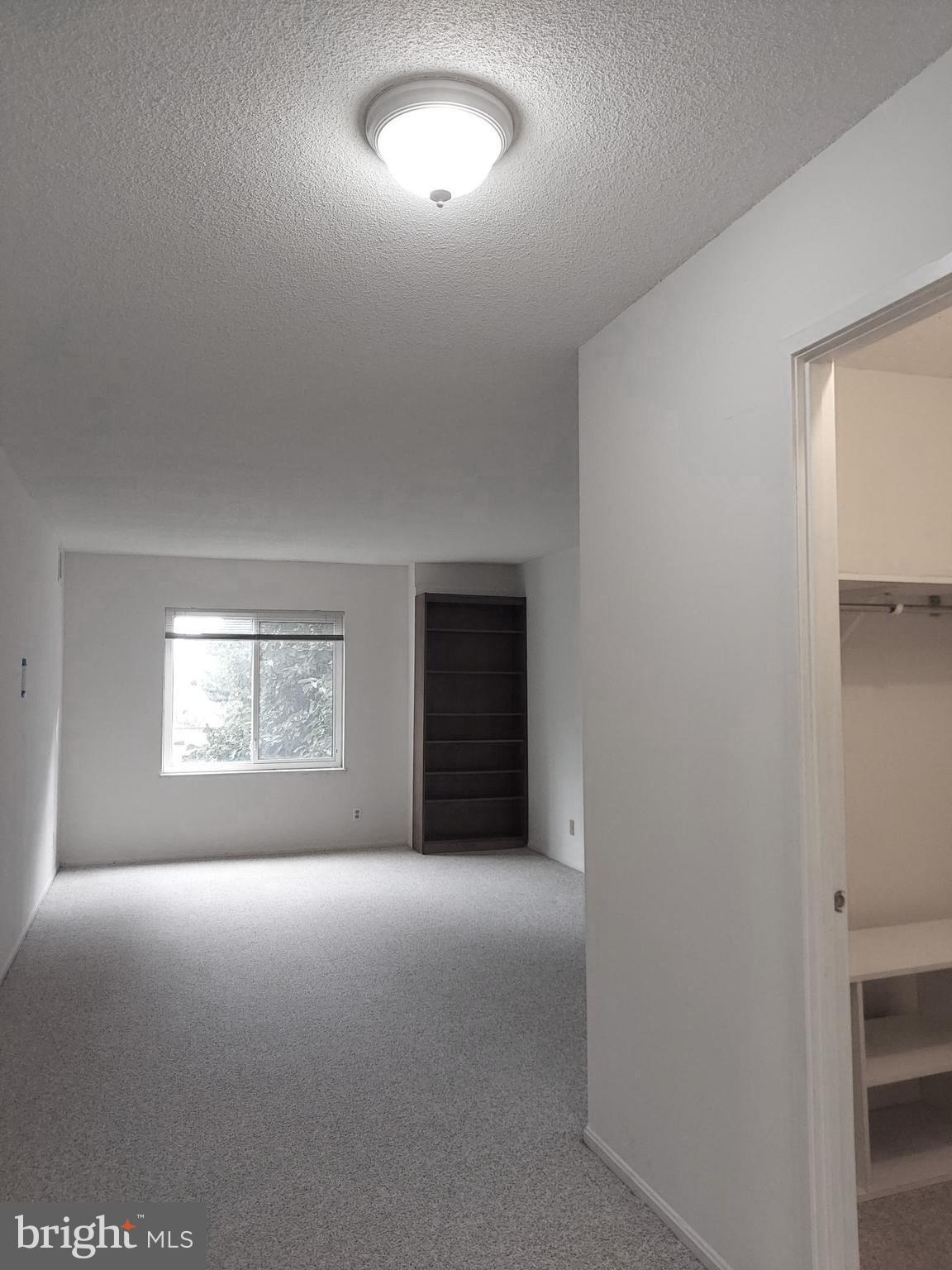 ROTONDA - Residential Lease