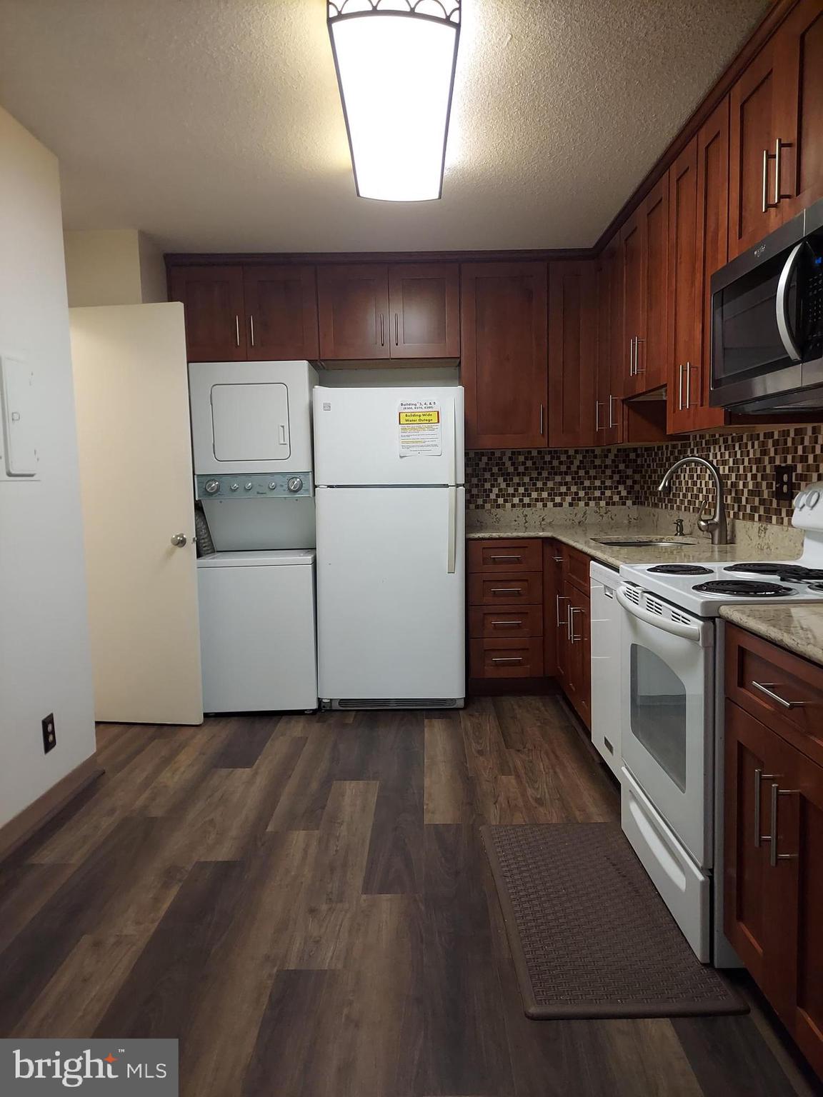 ROTONDA - Residential Lease