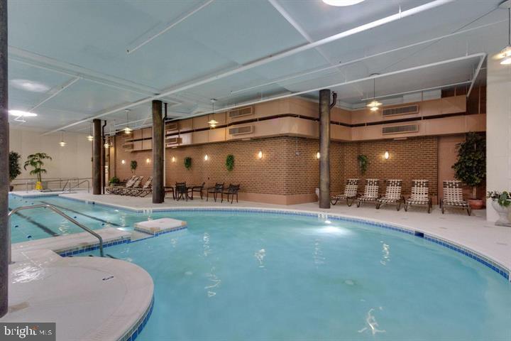 ROTONDA - Residential Lease